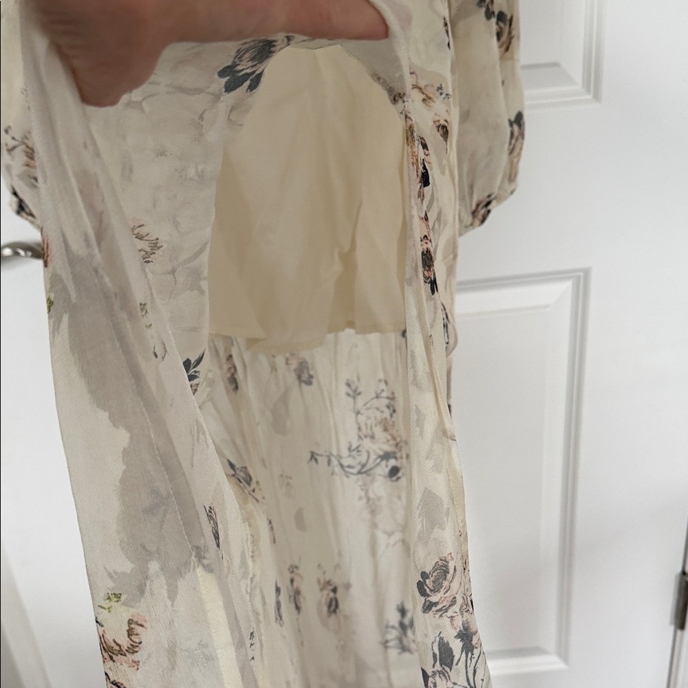 Elegant Floral Long Sleeve Dress - Picture 4 of 7